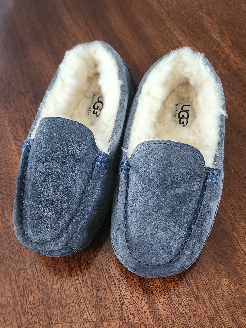UGG Kids Blue Suede Shearling-Lined Slip-On Slippers, 12